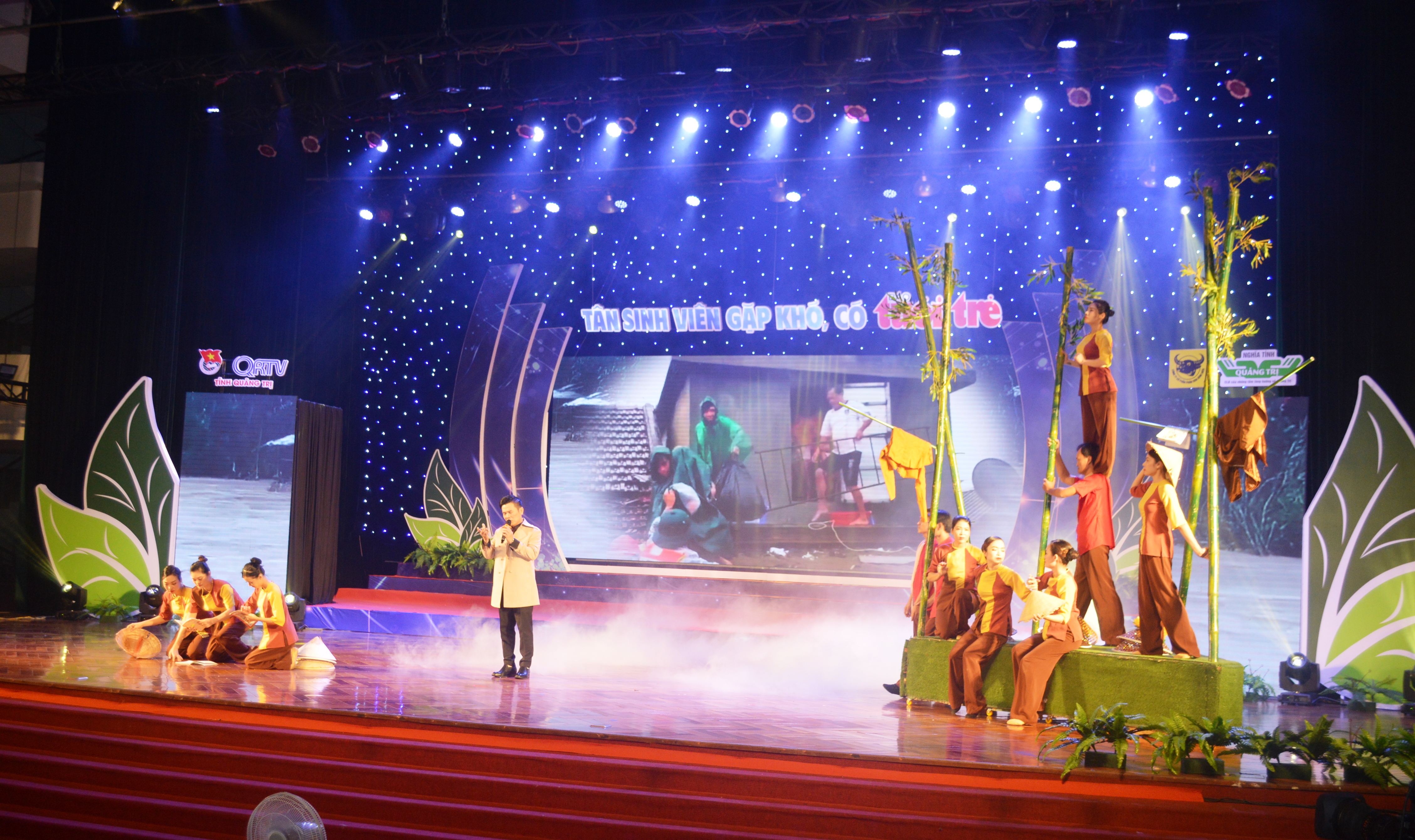 Chương trình giao lưu nghệ thuật “20 năm kết nối quê nhà Quảng Trị” và trao học bổng “Tiếp sức đến trường” năm 2023