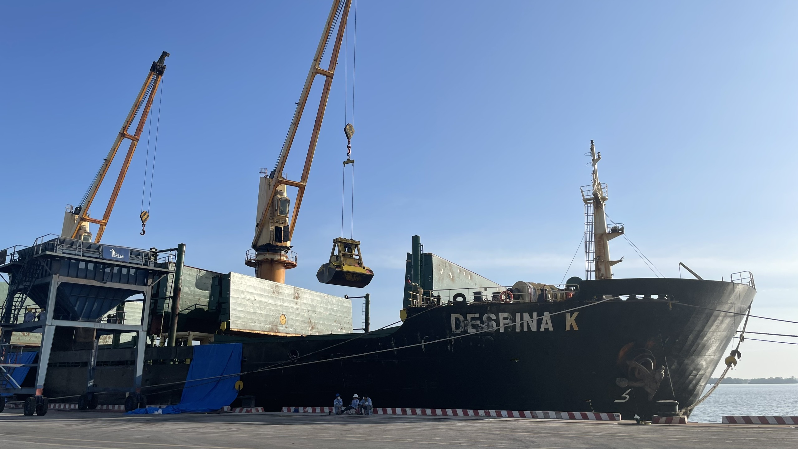Tàu Desfina K cập cảng Quốc tế Long An