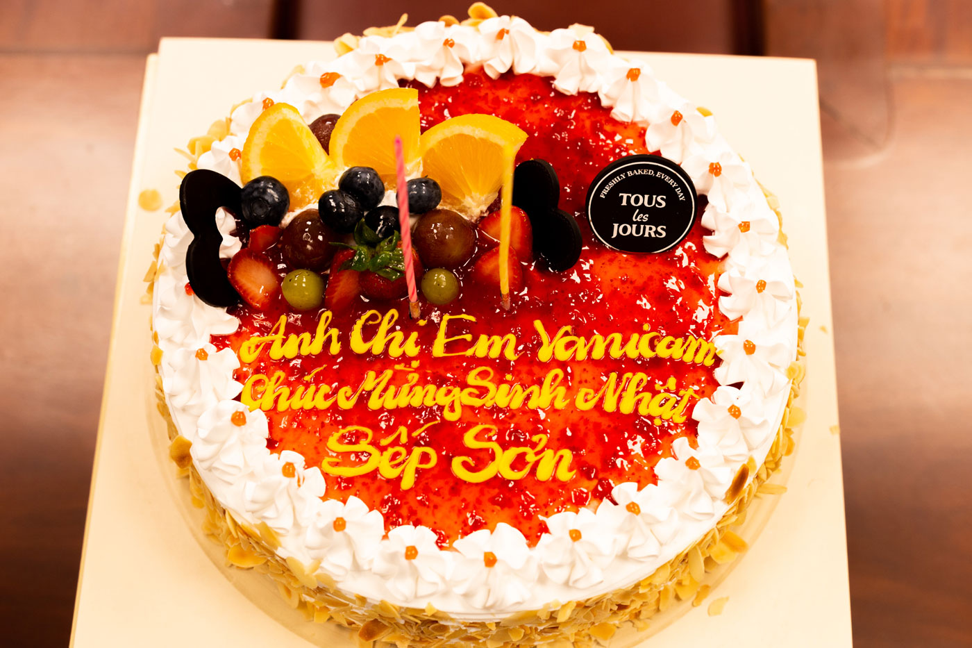 Bánh mừng sinh nhật Phó tổng Giám đốc Vũ Hải Sơn