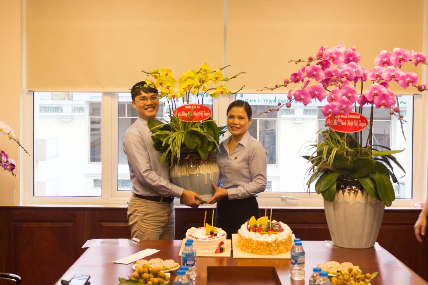 Ngân hàng BIDV Phú Tài mừng sinh nhật chị Tuyển