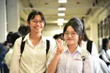 Mẹ may gia công 2.000 thành phẩm được 100.000 đồng: 15 triệu học bổng bằng 4 tháng lương của tôi!