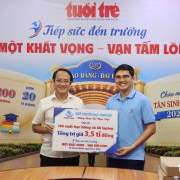 Tập đoàn Vinacam trao 3,5 tỉ đồng Tiếp sức đến trường: Nghĩ đến có SV bỏ học là công ty cố gắng