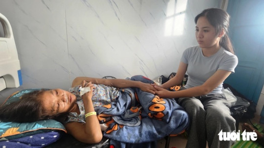Nữ tân sinh viên Bảo Châu: 'Mẹ ơi, học đại học vì con muốn tự cứu được mẹ'