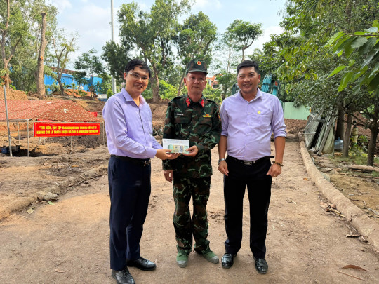Tập đoàn Vinacam tiếp sức lực lượng vũ trang quy tập hài cốt liệt sĩ tại Công viên Lê Thị Riêng